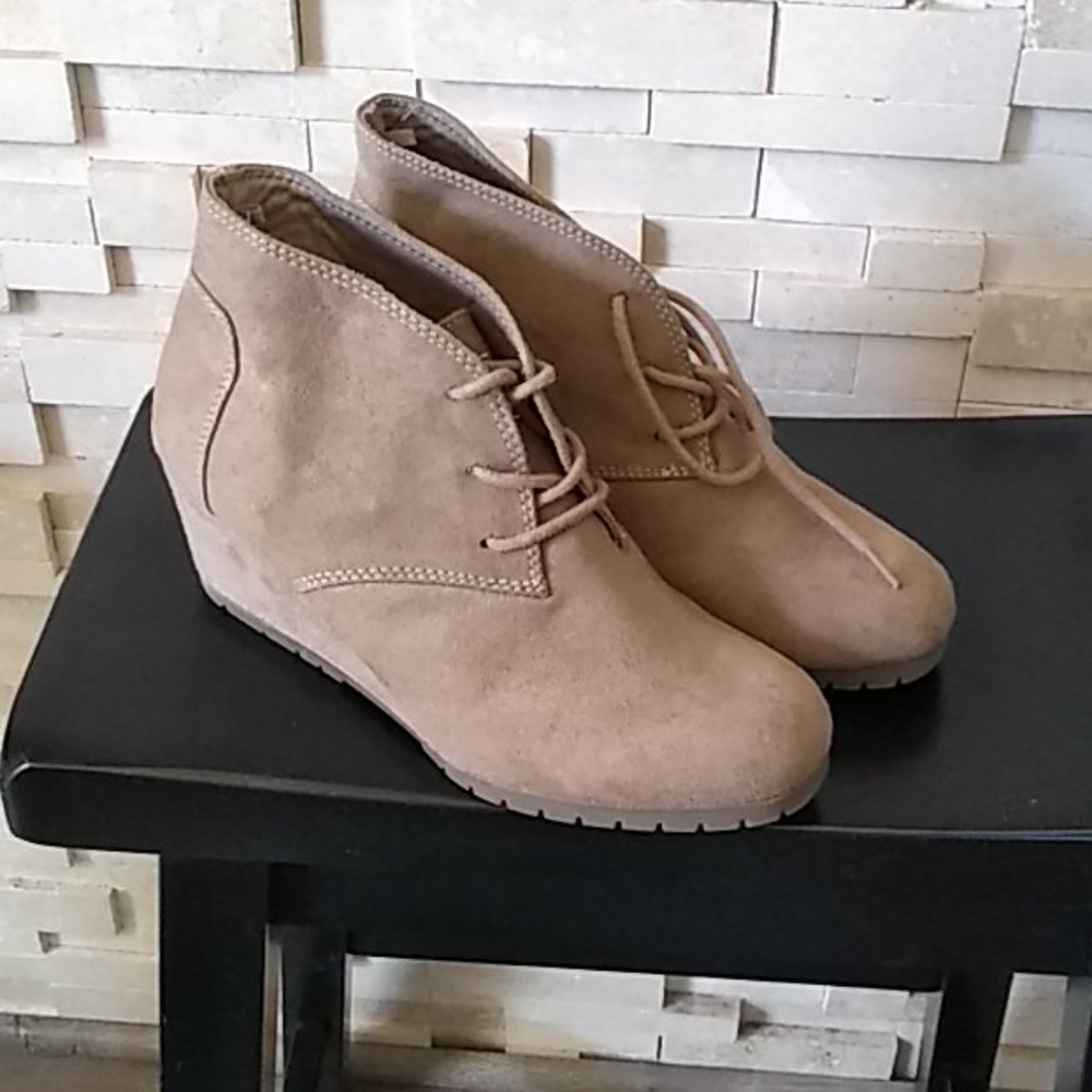Tan Wedge Boot